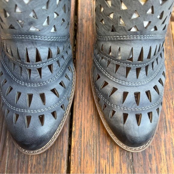 SOFFT WESTWOOD DENIM BLUE GRAY ANKLE BOOTIES SIZE 8.5 - Picture 4 of 14